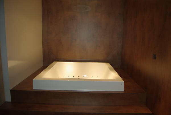 Grande Step Quadra Badewanne in unserer B�derausstellung in Brixen