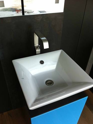 Gessi Home Collection Aufsatz-Waschtisch 45x45cm wei�, art. 37504.518 und Rettangolo XL Waschtischmischer hoch Edelstahl geb�rstet, art. 11953.142 AUSSTELLUNGSST�CK ABVERKAUF - PREIS EURO 860,90 + MwSt. ANSTATT 1.162,00 + MwSt.