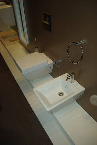 Neuheit 2010 ! Die Gessi Home Collection mit verschiedenen Badkeramikteilen, Waschtischen und Sanit�rprodukten