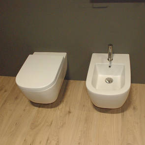 passend zur Baia Badewanne, das Komodo WC und Komodo Bidet in satin wei�, wei� matt