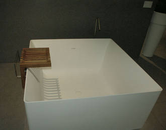 Colacril Dual frei stehende Badewanne quadratisch, 1200x1200mm in Corian au�en glanz innen matt
