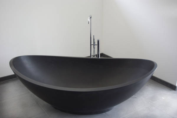 die K�nigin der freistehenden Badewannen ! Lavasca Mini Badewanne schwarz, Cristalplant