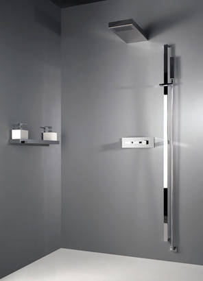Einbauvorschlag zur Wellness Tellerkopfbrause chrom (Wandmontage). 32864.031, kombiniert mit dem Rettangolo 2-Wege-Thermostat chrom, art. 35093+35014.031 und der Rettangolo Brausestange 1800mm chrom, art. 20446.031