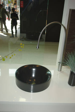 Gessi Le Terre Einbauwaschtisch, Rand 100mm, in Gres schwarz, art. 39140.519 kombiniert mit einem Gessi Goccia Waschtischmischer chrom geb�rstet, art. 33606.147