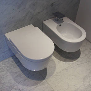 Link WC wandh�ngend und Bidet wandh�ngend kombiniert mit Axor Massaud Bidetmischer chrom