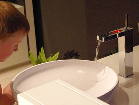 Rettangolo Colour Armaturen - ausgestellt im Sanikal Showroom Brixen