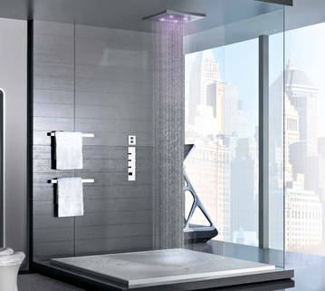 Privatewellness Quadro Colour Kopfbrause kombiniert mit einem Rettangolo Wellness Hochdurchflu�thermostat und dar�ber die Steuerung zur Schaltung der Farbsequenzen