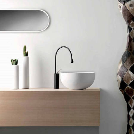 Gessi Home Collection Aufsatzwaschtisch rund, Durchmesser 40cm in Ceramilux wei�, art. 39121.515 kombiniert mit einem Gessi Goccia Waschtischmischer schwarz, art. 33604.299