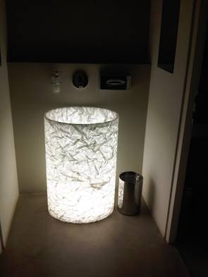 Rapsel Vision Waschtisch beleuchtet wei�, 570x445x850mm, eingebaut in einer Winebar in Brixen