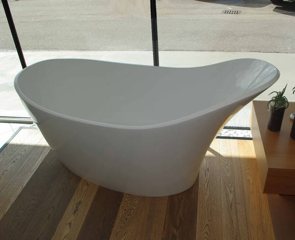 Flirt Badewanne freistehend L1640xB800xH625-850mm - Abverkauf zum Sonderpreis Ausstellungsst�ck, PREIS EURO 2.599,00 + MwSt. ANSTATT EURO 3.680,00 + MwSt.