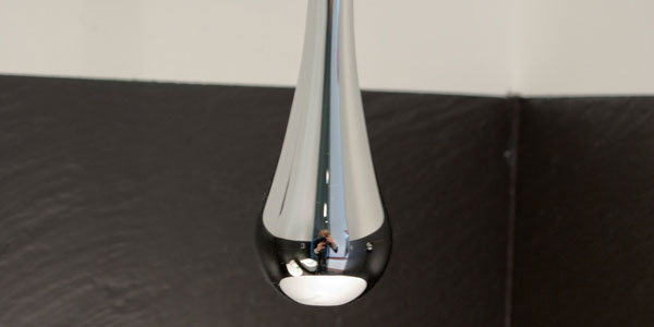 Gessi Goccia Armaturen und Badzubeh�r in Tropfenform, drehbarer Auslauf, schwarz, wei�, chrom geb�rstet und chrom glanz erh�ltlich