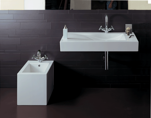 Serie Frozen, Simas Ceramica, Design ufficio tecnico, Consolle, misura 100x50cm, art. FZ12, colore: bianco, bidet a terra, misura 51x38cm, art. FZ04, colore: bianco